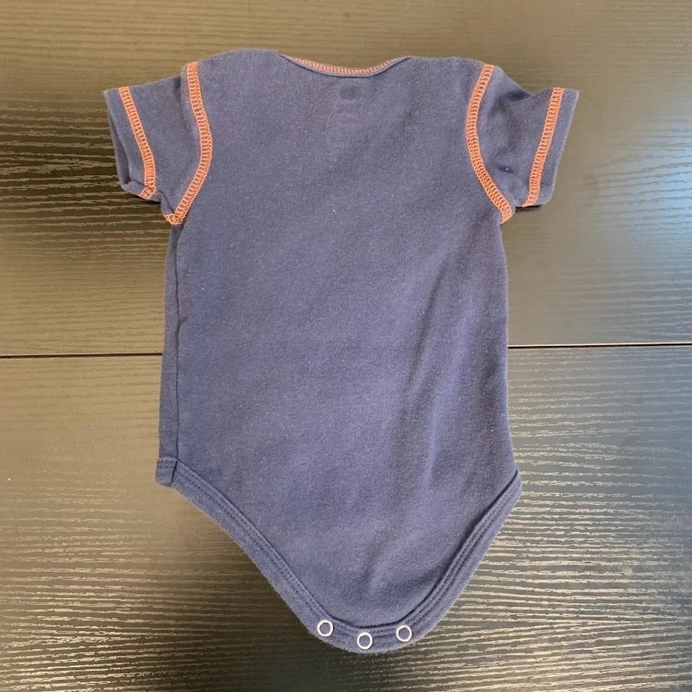 NFL Chicago Bears One-Piece Bodysuit Lot of 2 Infant Baby‎ 0-3M